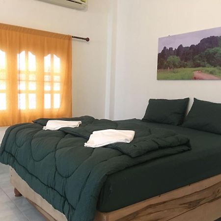 Bamboo Hostel Тхакхэк Экстерьер фото