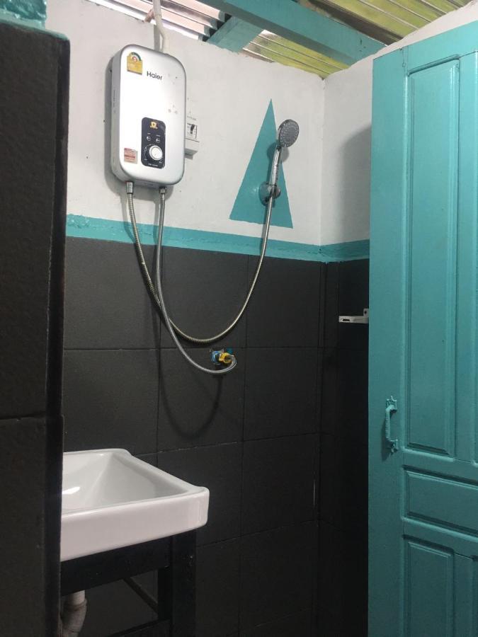 Bamboo Hostel Тхакхэк Экстерьер фото