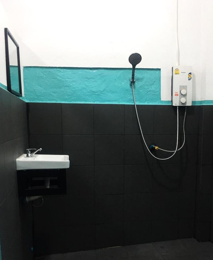 Bamboo Hostel Тхакхэк Экстерьер фото